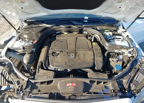 2014 Mercedes-Benz E 350 z USA, uszkodzony, nr VIN WDDHF5KB2EA828510